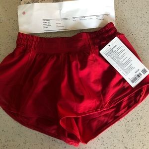 Lululemon Hotta Hot shorts 2.5”